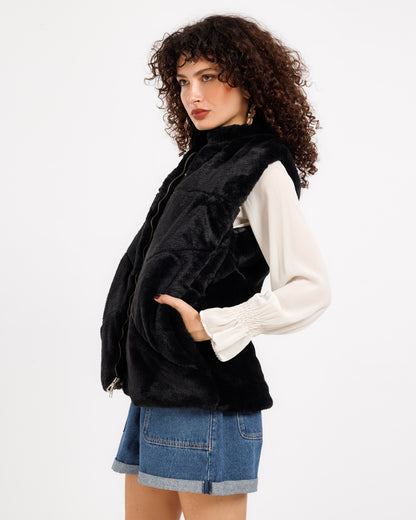 Wool Vest with Faux Fur – Luxurious Warmth and Style